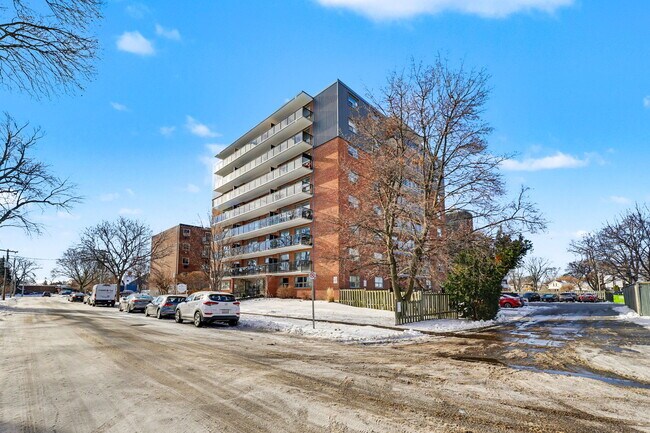 Building Photo - Mapleview Manor Apartments