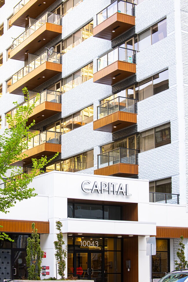 Photo du bâtiment - Capital Apartments
