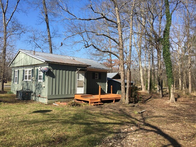 Foto del edificio - 2/1 Cottage in Shannon $1,100