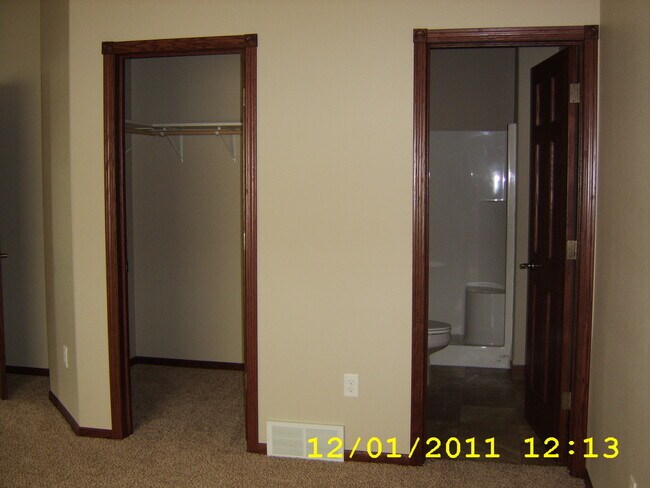 Foto del edificio - 1758-1758 35th Ave SE