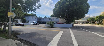 Building Photo - 2615 SW 22nd Ave