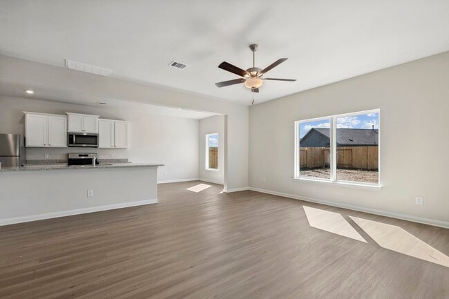 Building Photo - 324 Fastboy Ln