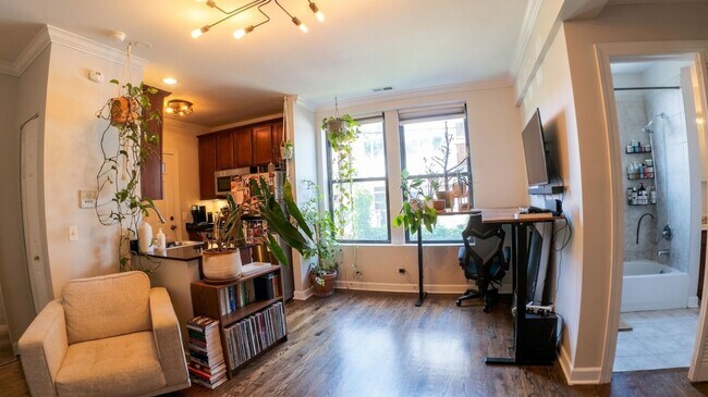 Foto del edificio - 743 W Cornelia Ave
