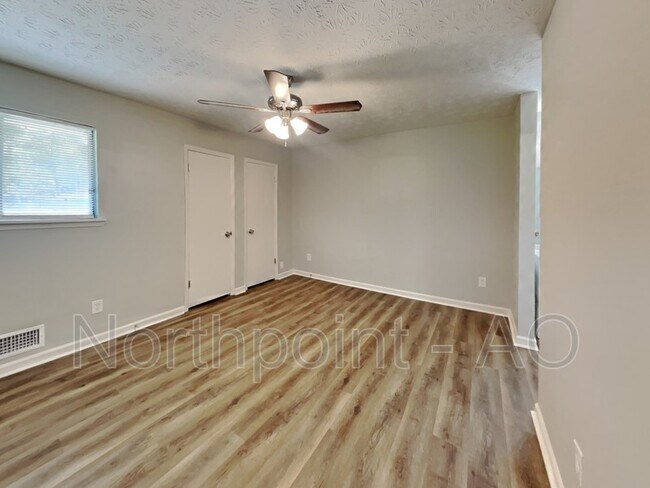Building Photo - 7520 Carlisle Dr