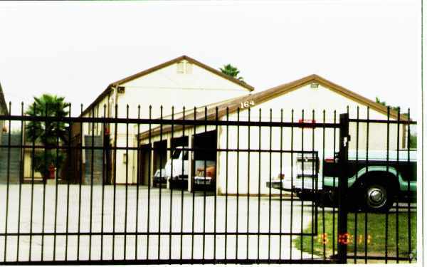 Primary Photo - Canber Apartments