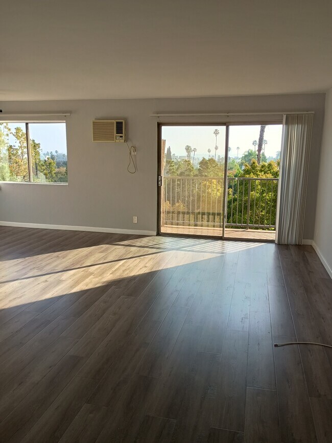 Foto del edificio - Hollywood Villa Apartments