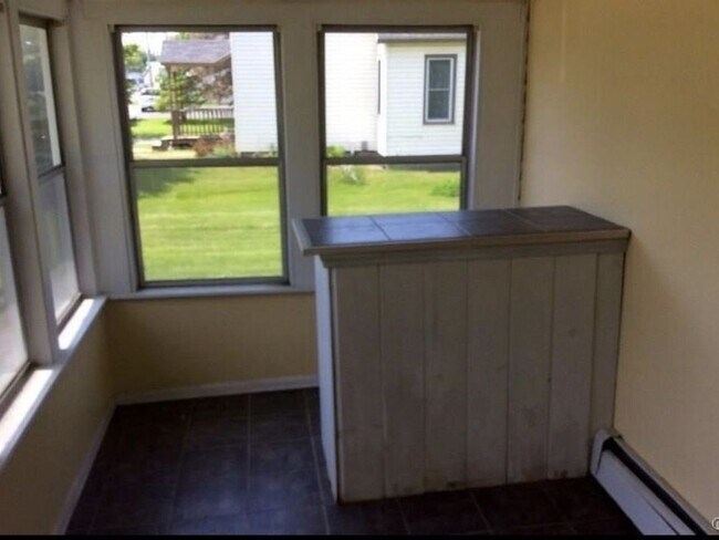 Foto del edificio - 4 Bedroom Single Family Home in Great Bend