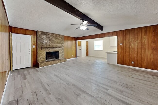 Building Photo - 7624 Oak Garden Trail