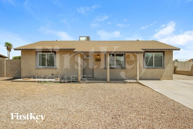 Building Photo - 4322 E Grove St