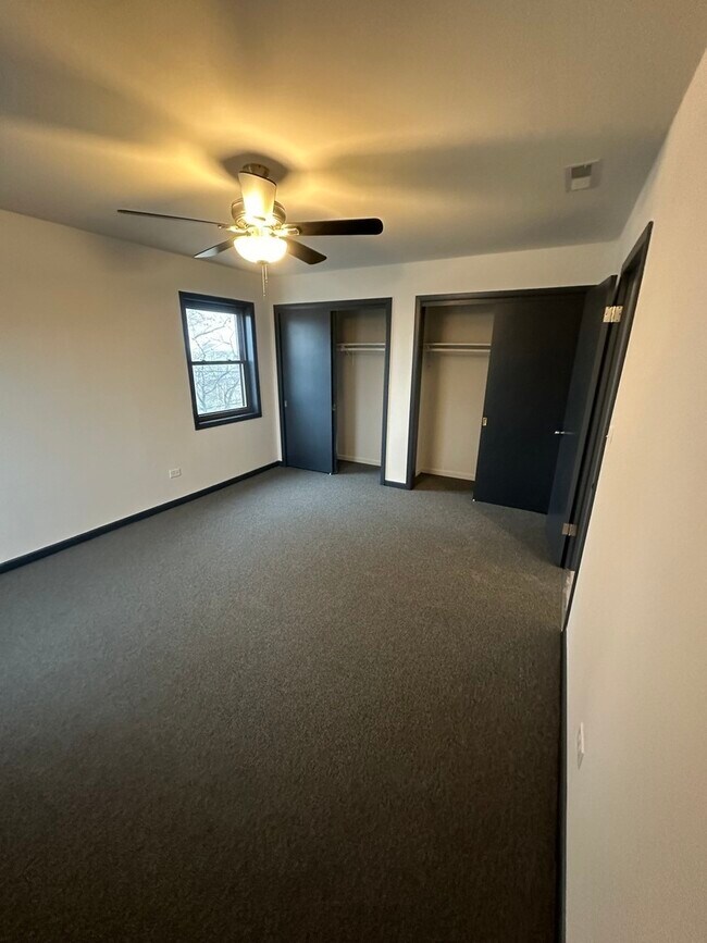Building Photo - 4460 S Archer Ave