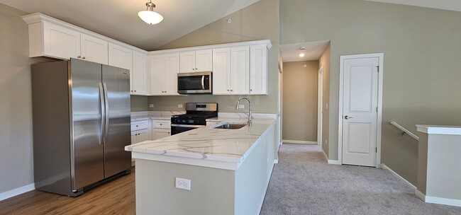 Building Photo - Chestnut - 2Br/2Ba Rental Home - Second Floor