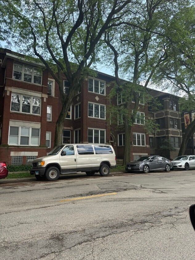 Primary Photo - 1217 E 53rd St