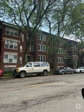 Building Photo - 1217 E 53rd St