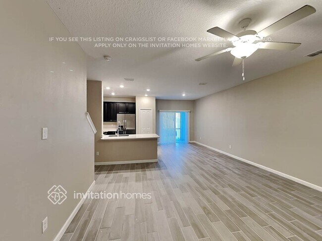 Foto del edificio - 571 Cherry Ridge Dr