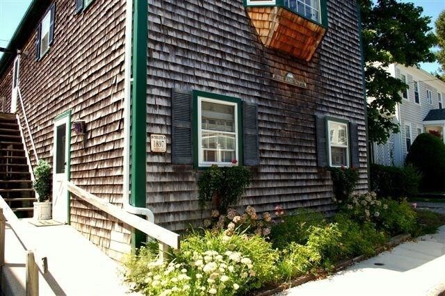Building Photo - 57 Powel Ave