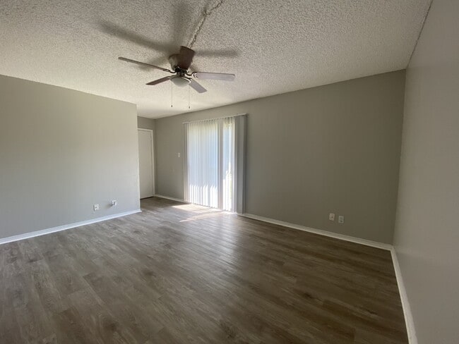 Building Photo - Edinburg Place Apartments
