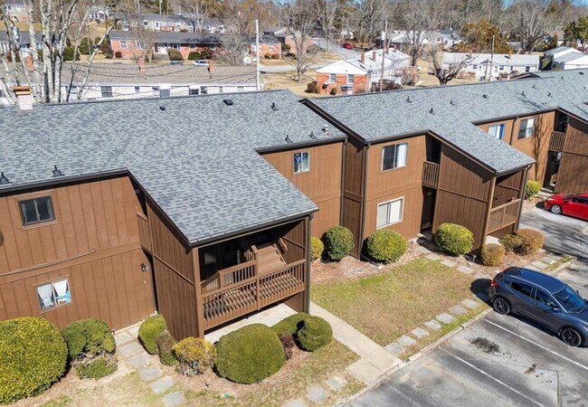 Building Photo - 319 Greenville Hwy