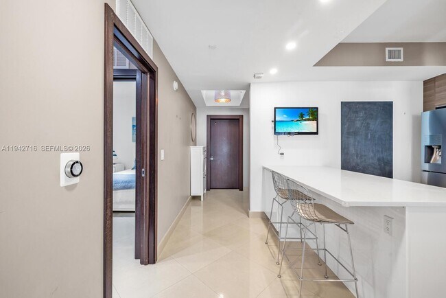 Foto del edificio - 3340 NE 190th St