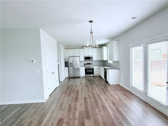 Foto del edificio - 409 McGinnis Cir