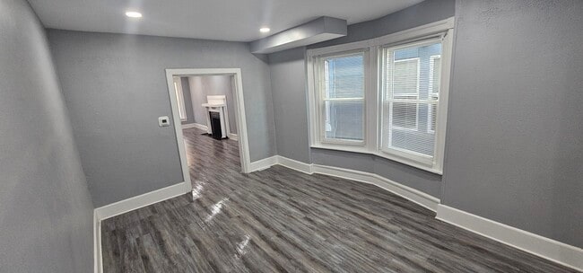 Building Photo - 244 W Douglass St