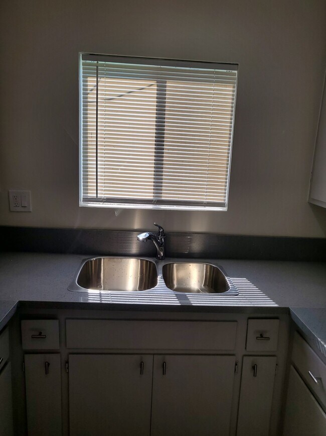 Foto del edificio - 1342 251st St