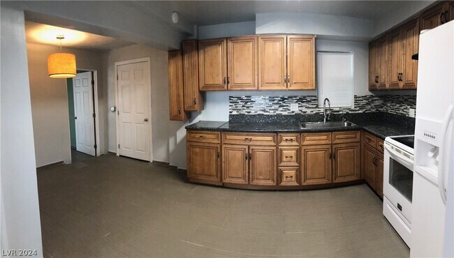 Foto del edificio - 2109 Poplar Ave