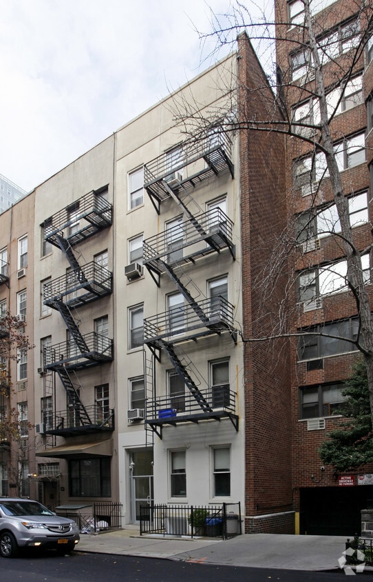 Primary Photo - 333 E 52nd St