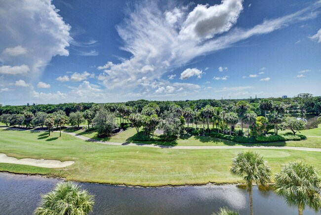 Building Photo - 6797 Willow Wood Dr