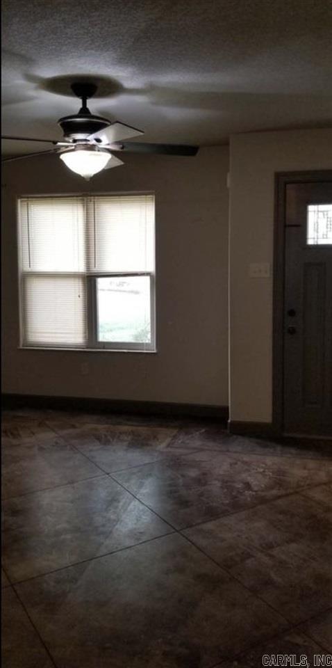 Building Photo - 1109 W Elm St