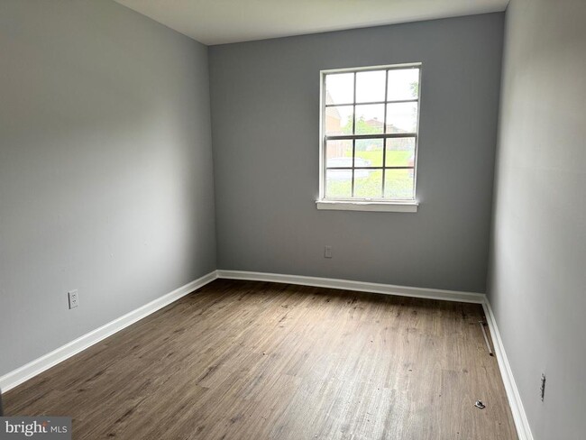 Building Photo - 63 Wexford Dr