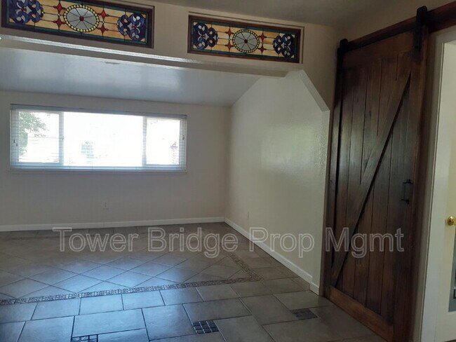 Foto del edificio - 2640 Watson St
