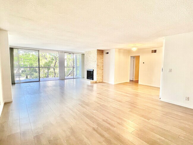 Foto del edificio - 441 N Oakhurst Dr