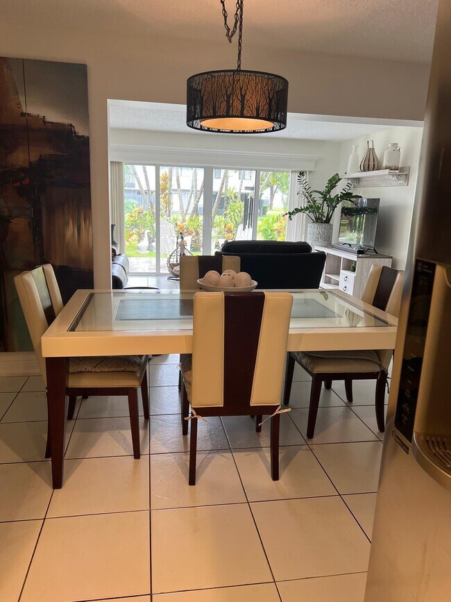 Foto del edificio - 5780 Fernley Dr W