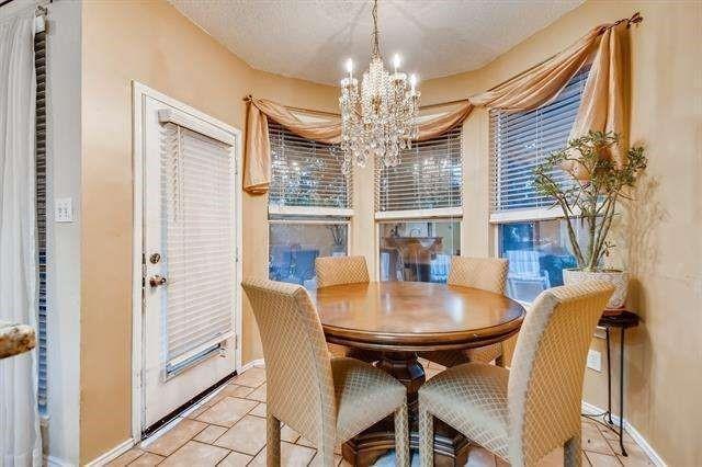 Foto del edificio - 5917 Lakeview Ct