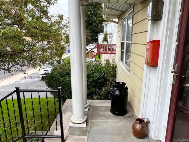 Foto del edificio - 65 Monhagen Ave