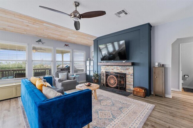 Building Photo - 4402 Rimrock Dr