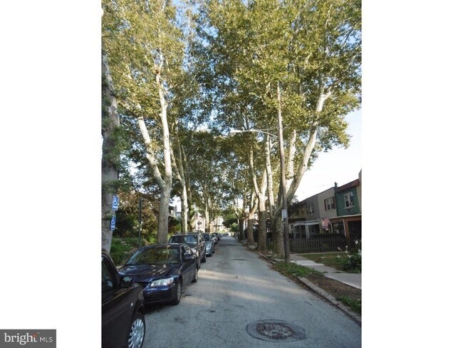 Foto del edificio - 3439 Barclay St