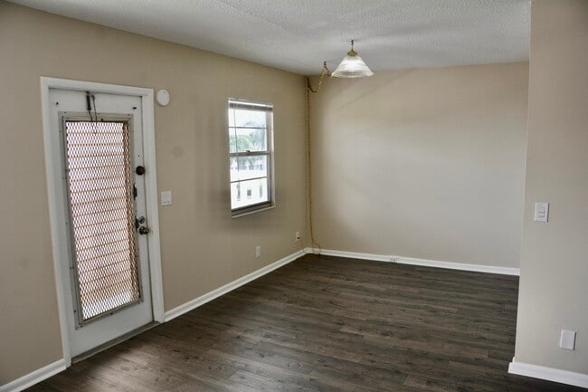 Building Photo - 4070 Exeter