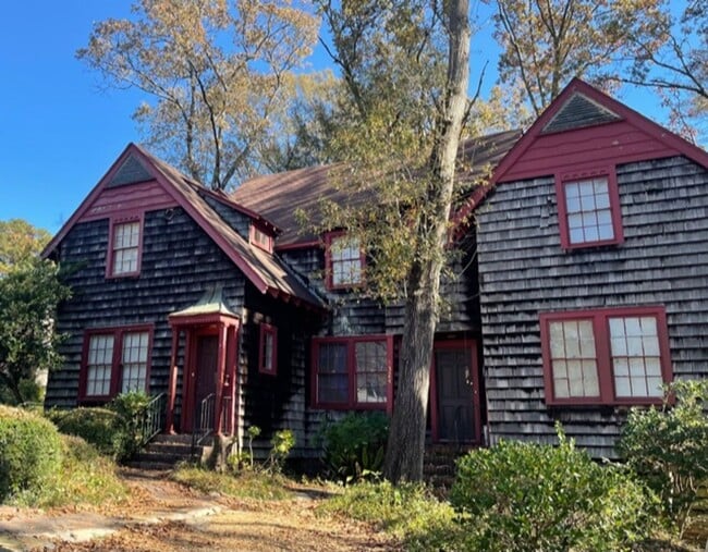 2 bed 1 bath townhome in Belhaven - 2 bed 1 bath townhome in Belhaven