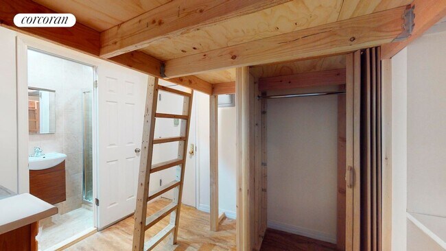 Foto del edificio - 216 W 100th St