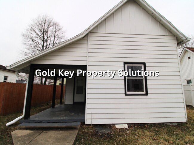 Foto del edificio - COMING SOON!! 3 BR 1 BA House with Back Deck and TWO Bonus Rooms! NO CATS (NO SECTION 8)