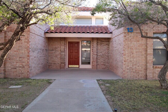 Foto del edificio - 7465 Stoney Hill Dr
