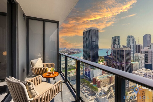 Foto del edificio - 601 NE 1st Ave