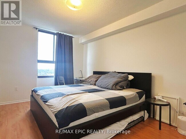 Photo du bâtiment - 350 Seneca Hill Dr