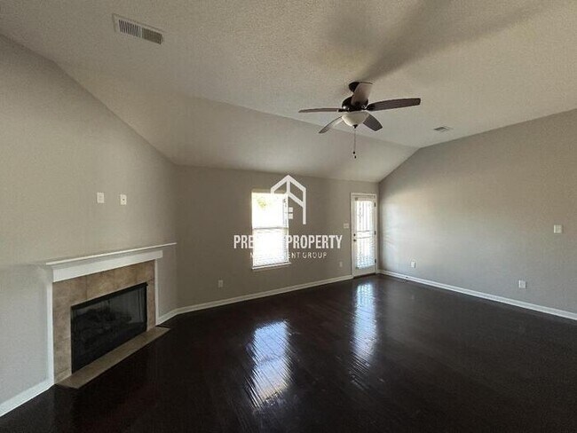 Building Photo - 740 Birthstone Ave