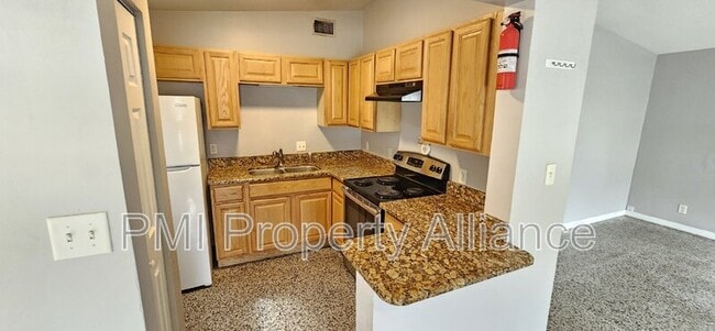 Foto del edificio - 114 Azalea Ln