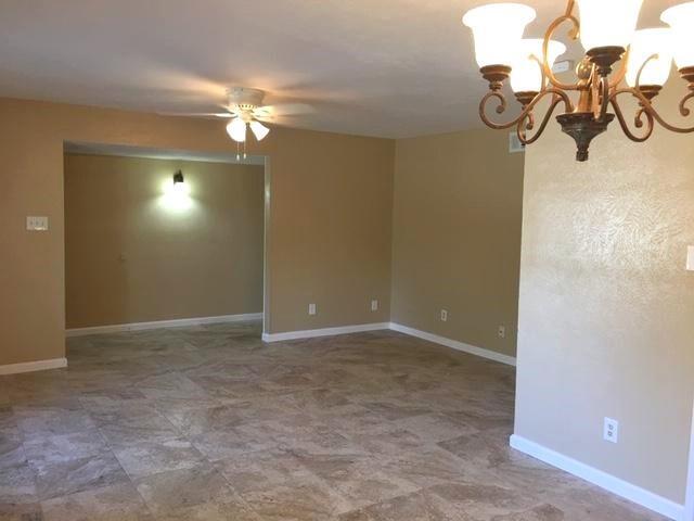 Building Photo - 2027 Crestover Cir