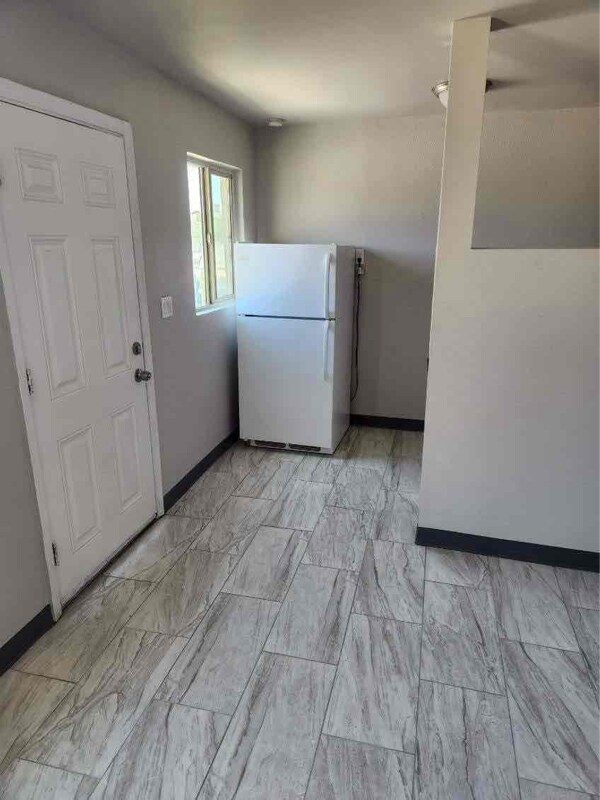 Foto principal - 313 W 44th St