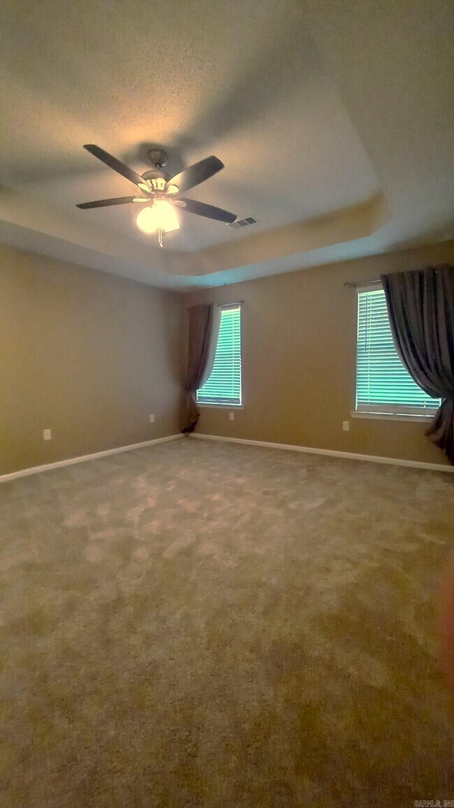 Foto del edificio - 2225 Redwood Dr