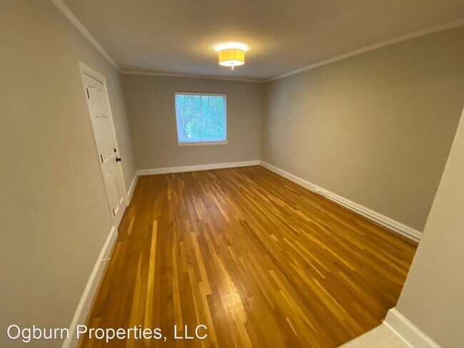 Building Photo - 237 N Sunset Dr